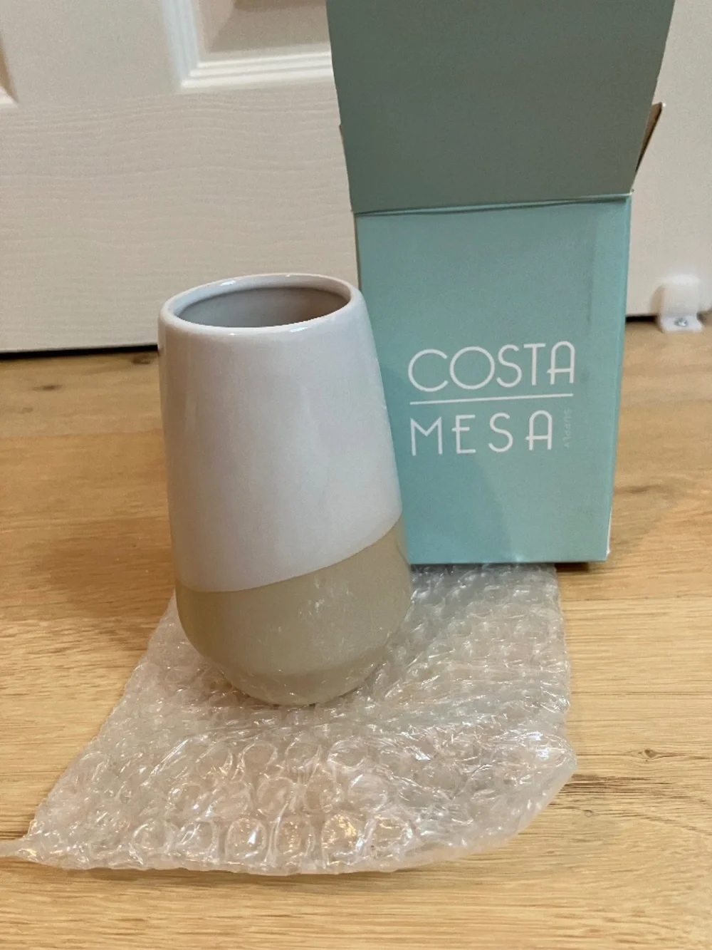 NIB Costa Mesa Supply Isla Two-Tone Ceramic Decorative Vase 5
